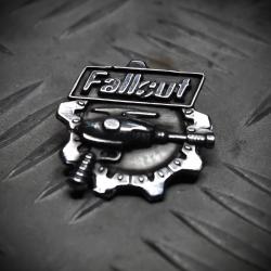 Значок Бластер Fallout 
